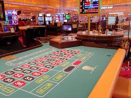 Simbol Wild dan Scatter dalam Boom City